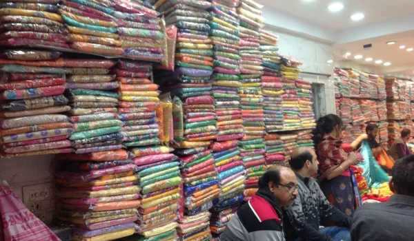 Wholesale Cloth Market in Mumbai